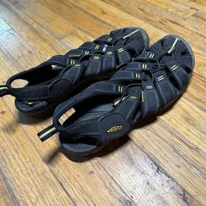 Keen Women’s Size 10